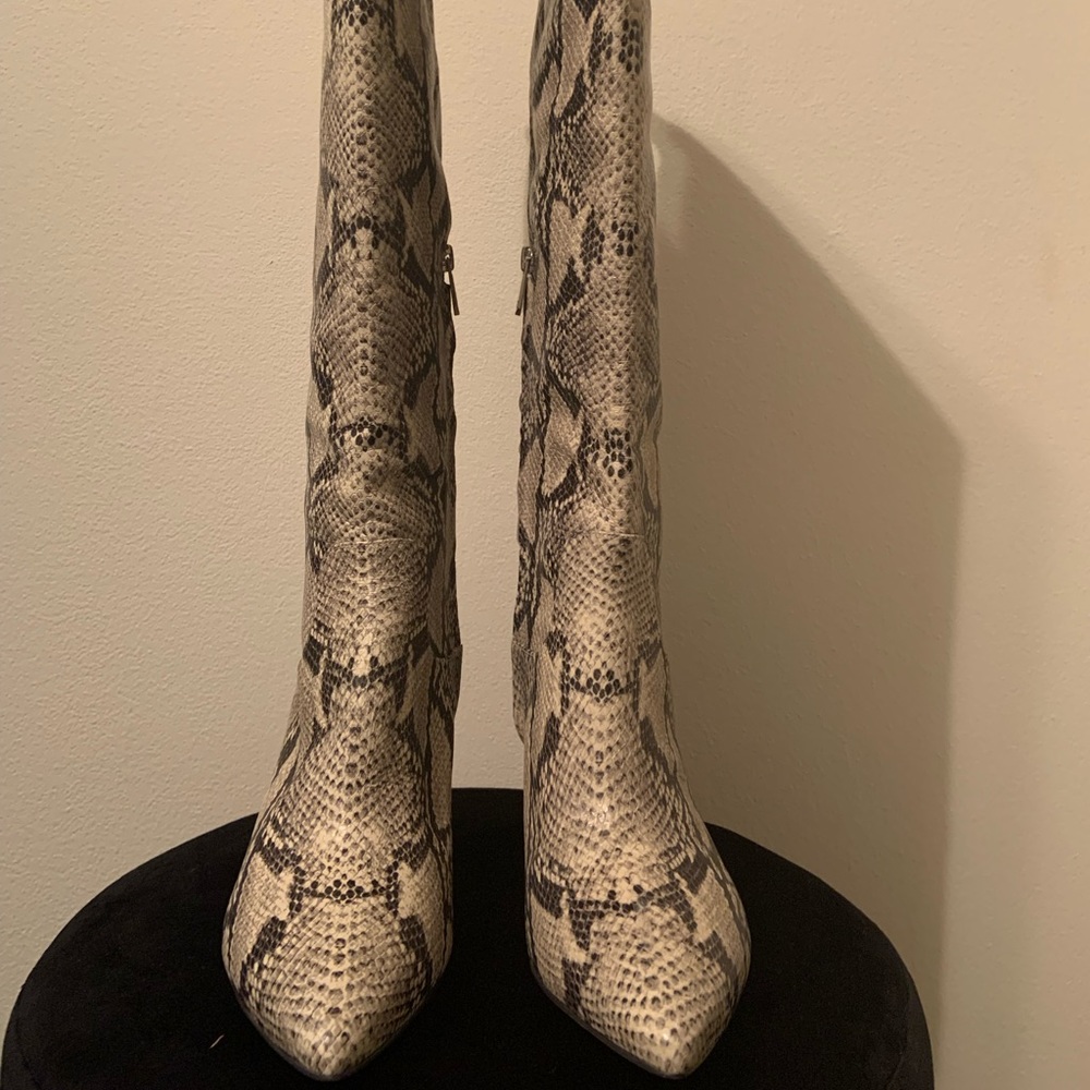 👢Sam Edelman Snakeskin Knee Boot
